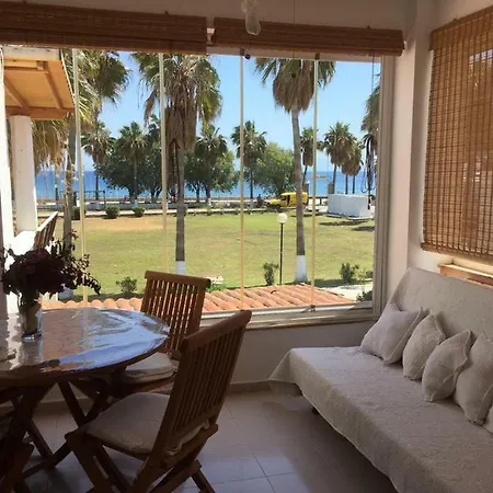 Yahsi Yalisi Ortakent Tatil Evi *